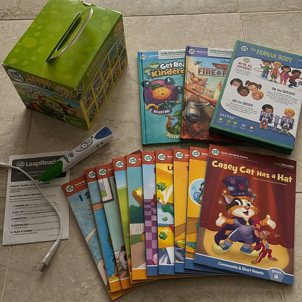 LeapFrog LeapReader Reading & Writing System + 13 Book Bundle